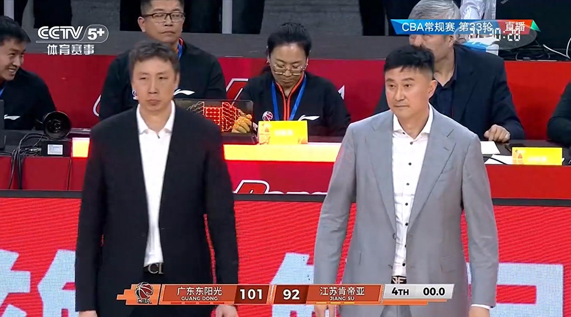 华体会体育-出乎意料!江苏输球后,一人向杜锋鞠躬,球迷:人品球品都是顶级